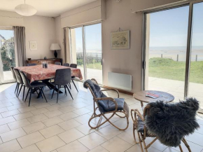 Villa avec jardin et accès direct plage, terrasse, 5 chambres, 2 salles d'eau, wifi, parking - FR-1-361-132